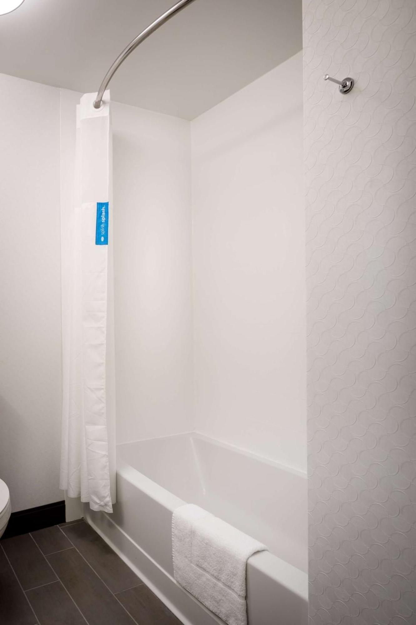 Hampton Inn By Hilton Paramus Esterno foto